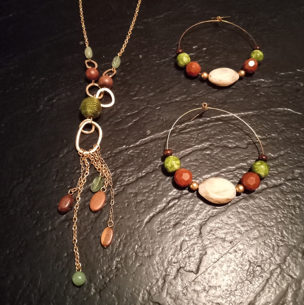 NY Gold Tone Beaded Necklace and Earrings Set